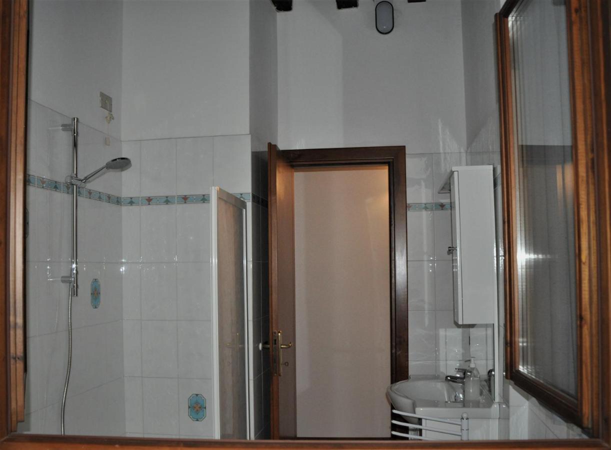 Appartamento Le Volte Toscolano Maderno Luaran gambar